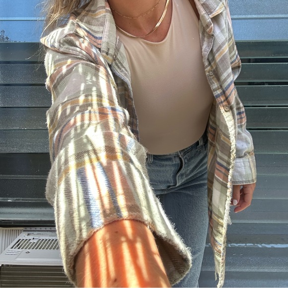 NEUTRAL distressed FLANNEL - Picture 4 of 4